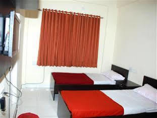 Maple Inn Budget Hotel Bangalore Buitenkant foto